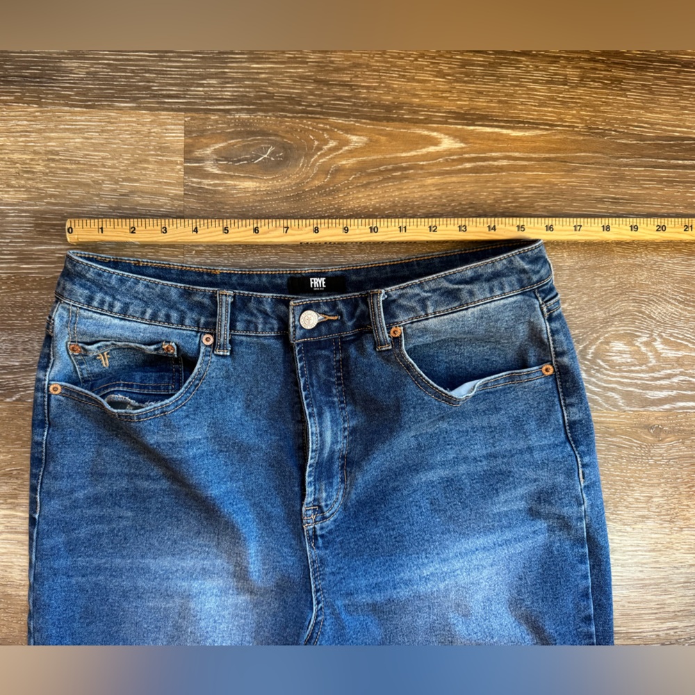 Classic 5 Pocket Denim FRYE Jean, Sz 10 / 30, Like New! - Picture 7 of 12